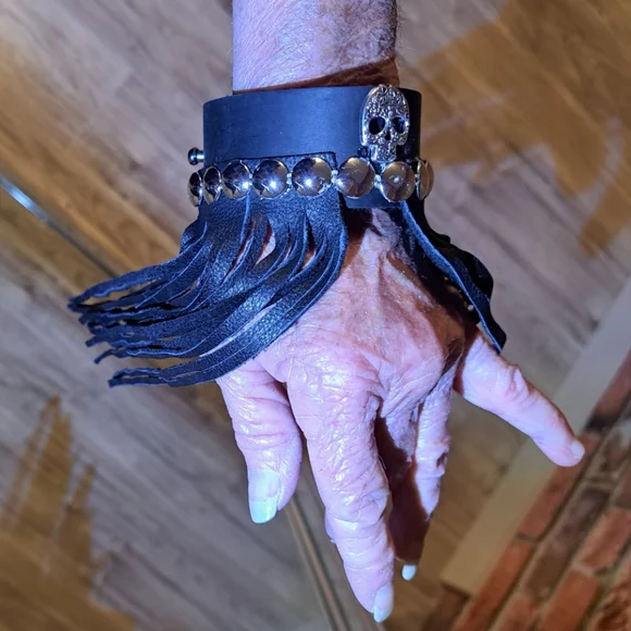 Black Leather Fringe Bracelet - Picture 3 of 8